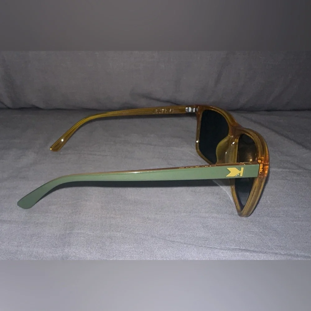 KNOCKAROUND “Coyote Calls” Men’s Stylish Green and Brown Sunglasses - Picture 2 of 4